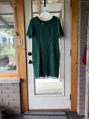 My Michelle - Women's Lace Shift Dress in Deep Green